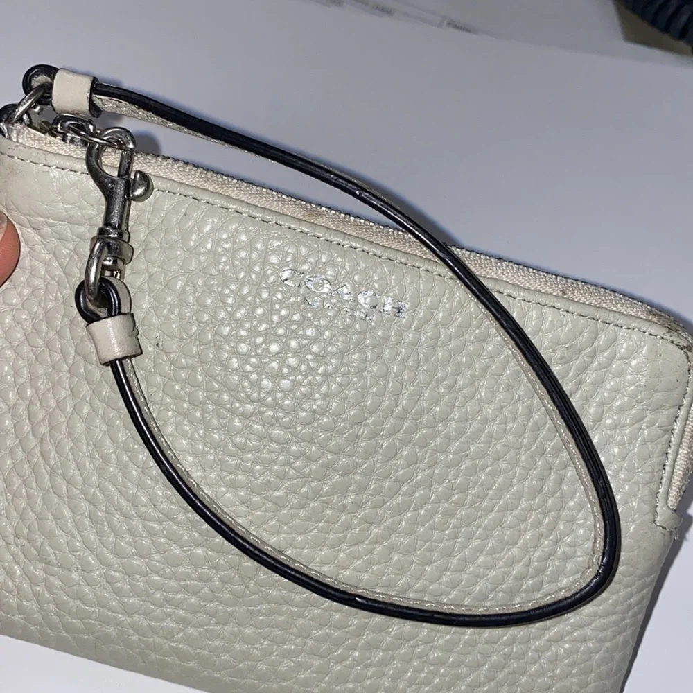 Coach Corner Zip Gray Pebbled Leather Wristlet